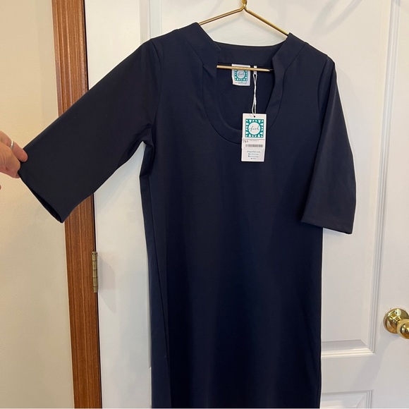 Vfish NWT Large Navy 3/4 Sleeve Scoop Neck Dress - Picture 5 of 10